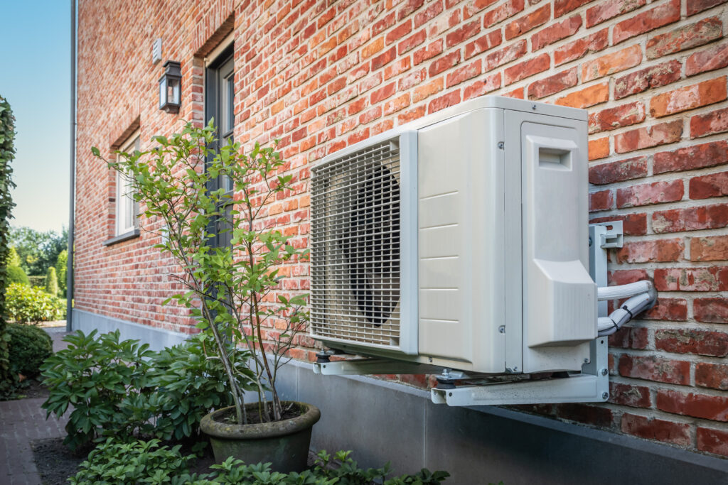 what are the disadvantages of a heat pump