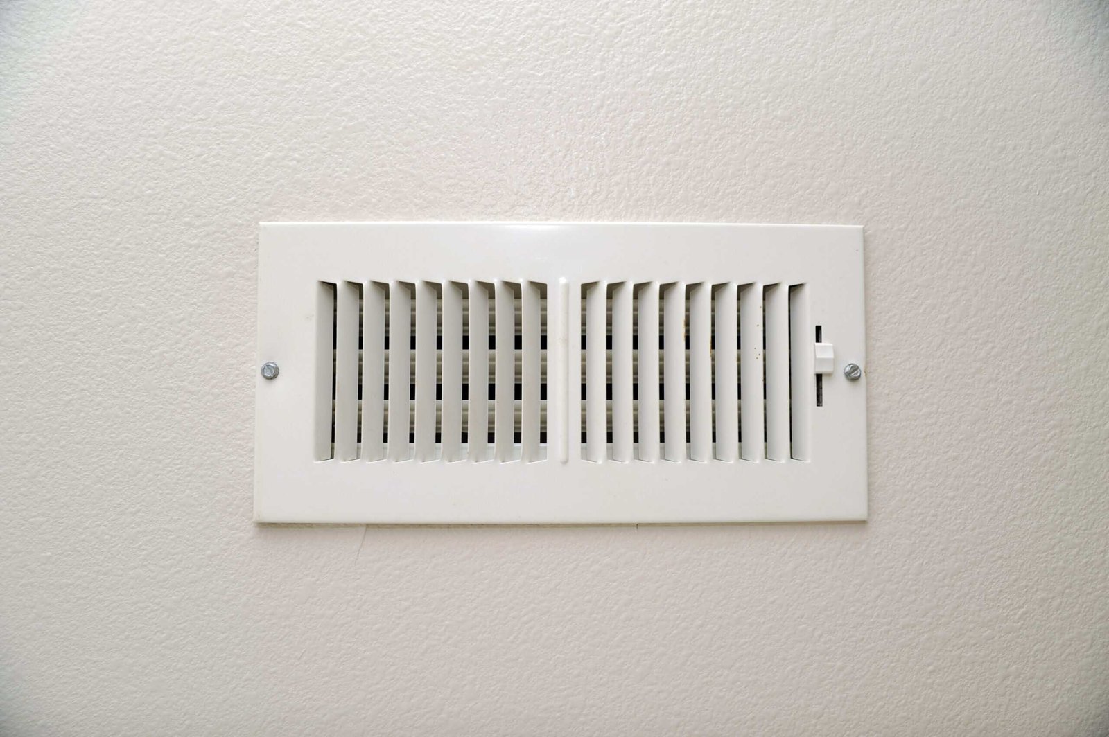 Why Does Closing Vents in Unused Rooms Cost You More?