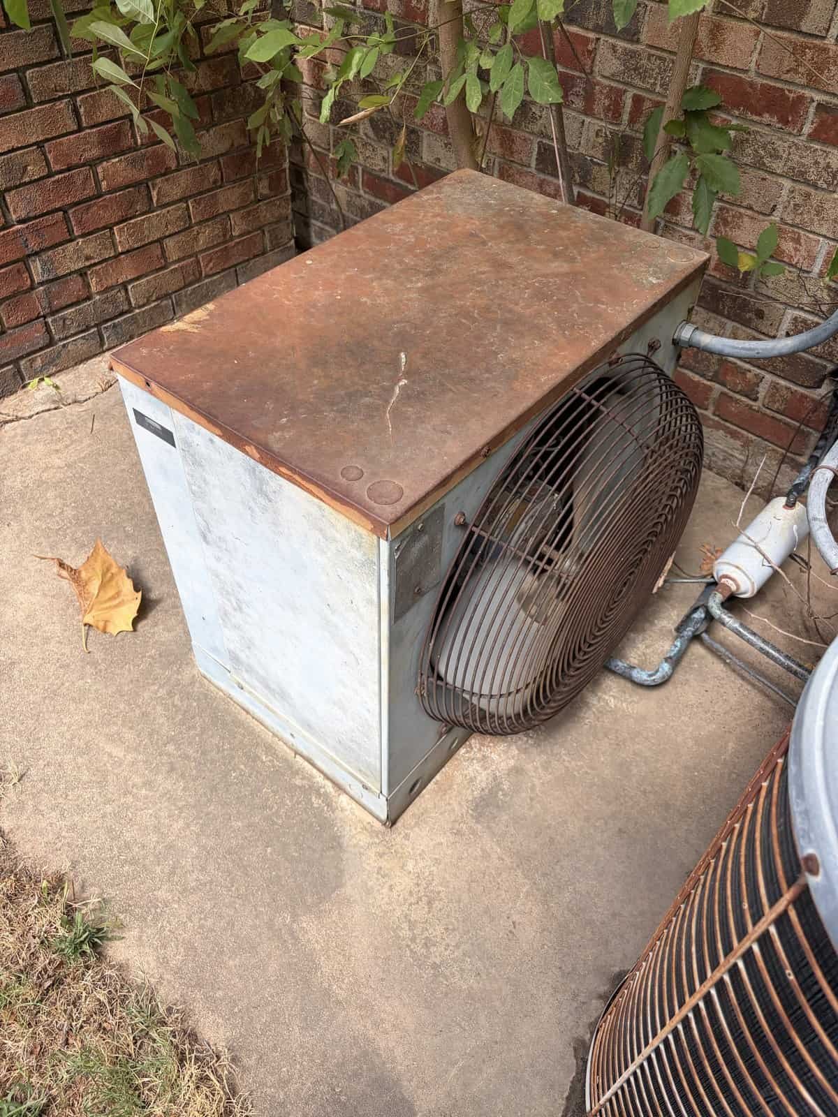 Tune-Up on an Aging AC in Fort Smith, AR (Heavy Rust on the Outdoor Unit)