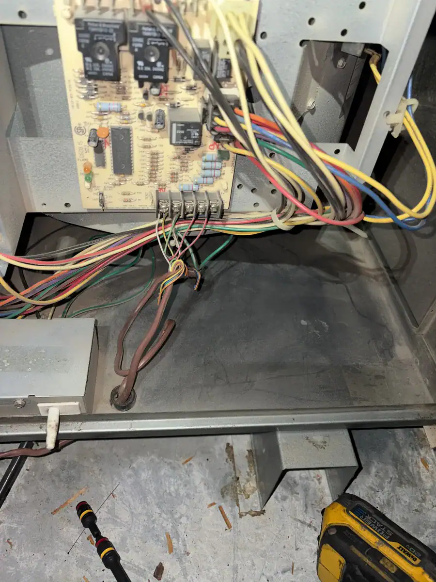 Detail photo from a Van Buren, Arkansas HVAC service visit