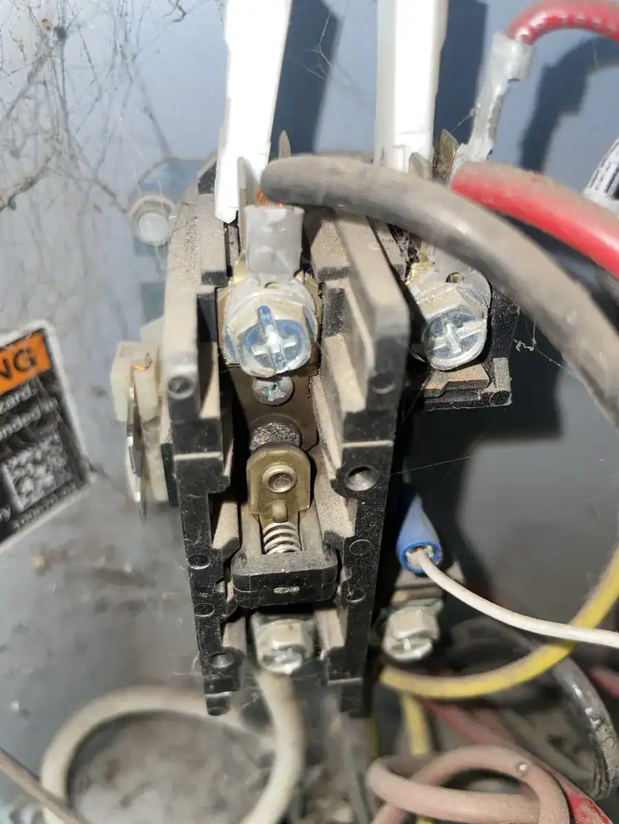 Contactor (the on/off switch) inside an Alma outdoor AC unit that was not cooling